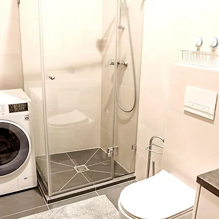 Bright 1bd In Old Town By Hostlovers Διαμέρισμα Κάουνας