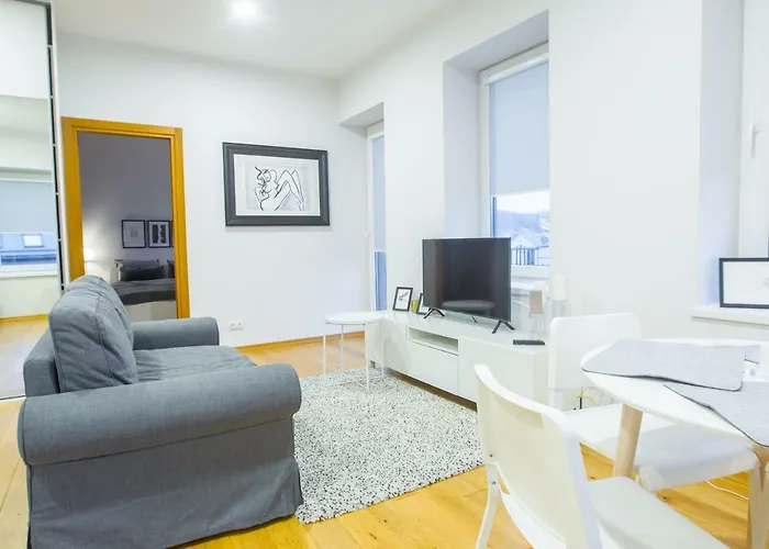 Bright 1bd In Old Town By Hostlovers